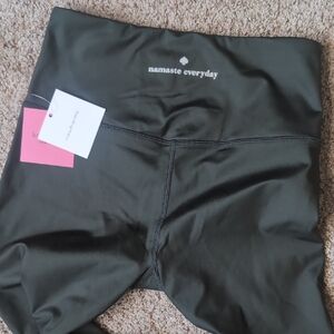 Kate Spade Dark Green Dolphin Hem Ruffle Leggings 💚